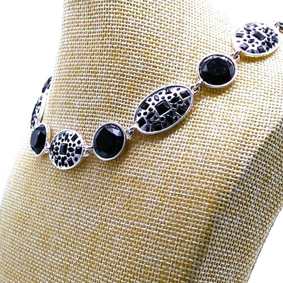 Gloria Vanderbilt Black & Silver-tone Necklace - Picture 12 of 14